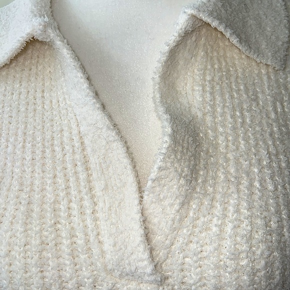 Thick Ribbed Cropped Sweater - Picture 3 of 15